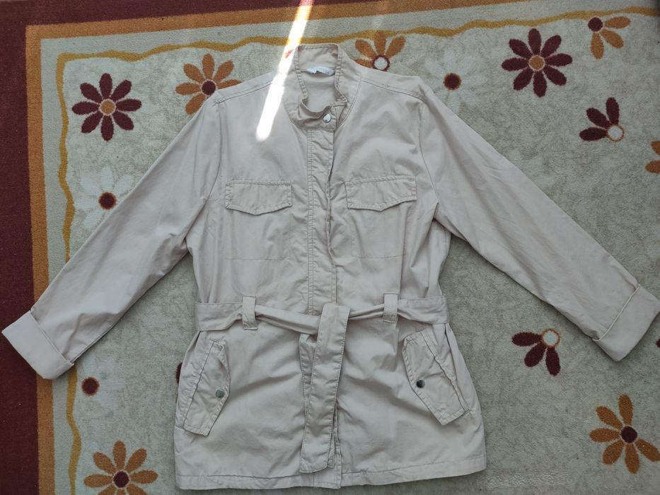 Дамски връхни дрехи р-р  L за 8€