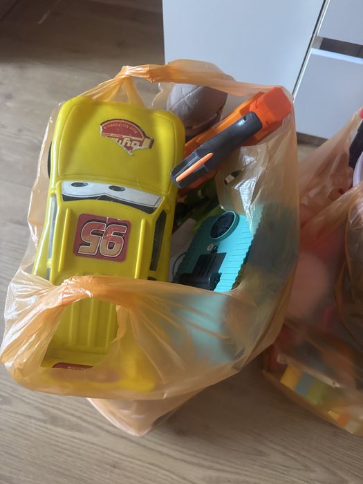 Отдам игрушки для мальчика очень срочно!