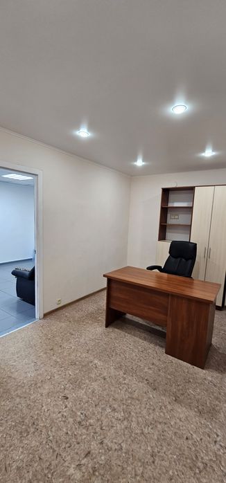 Продам помещение 96кв.м. с крыльцо на улицу Ленина.