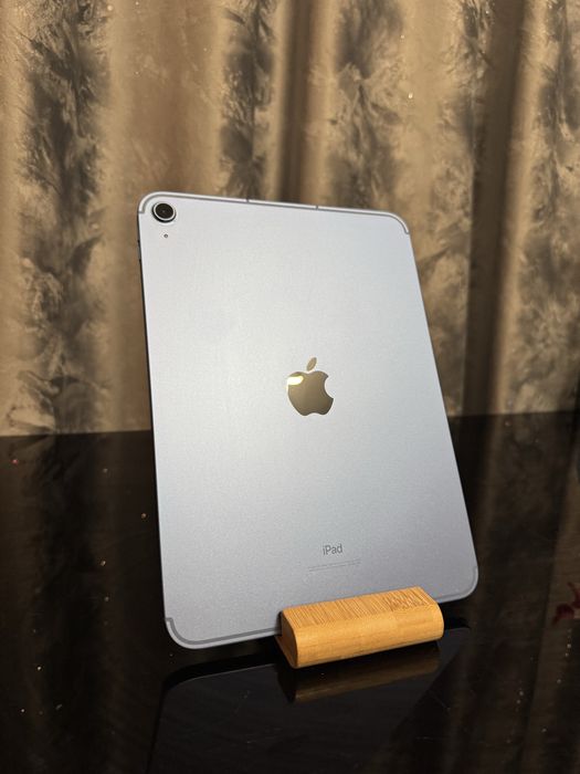 Apple iPad 10th Blue