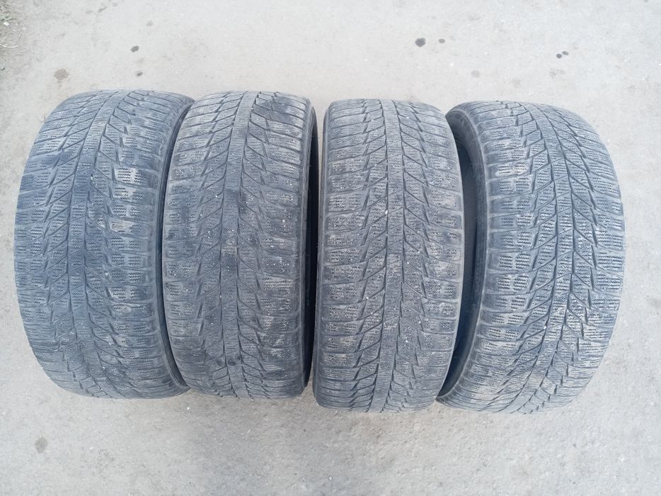 Продам комплект летней резины 245/45/18. Цена 60000тыс.