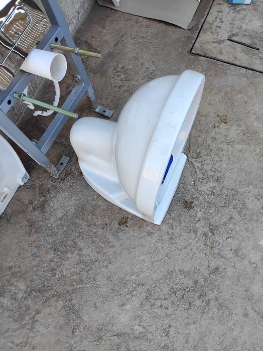 Комплект Структура за вграждане, висяща тоалетна чиния, бутон и капак