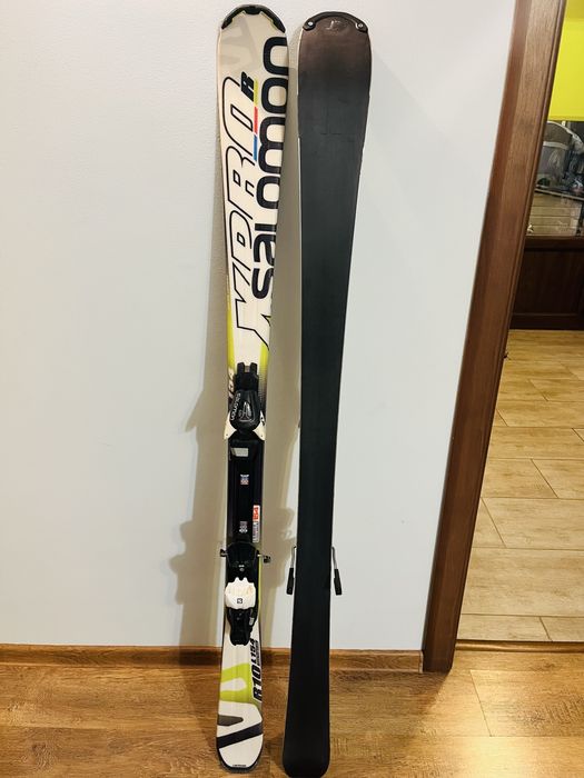 Schiuri Salomon 154 cm