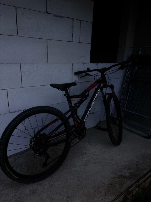 vand bicicleta rockrider st 530 mai multe detalii in pv( bicicleta v a veni cu pedale noi nu cele din poza) pret negociabil