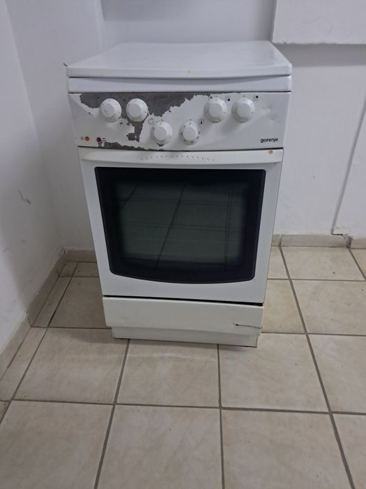 Электроплита с духовкой