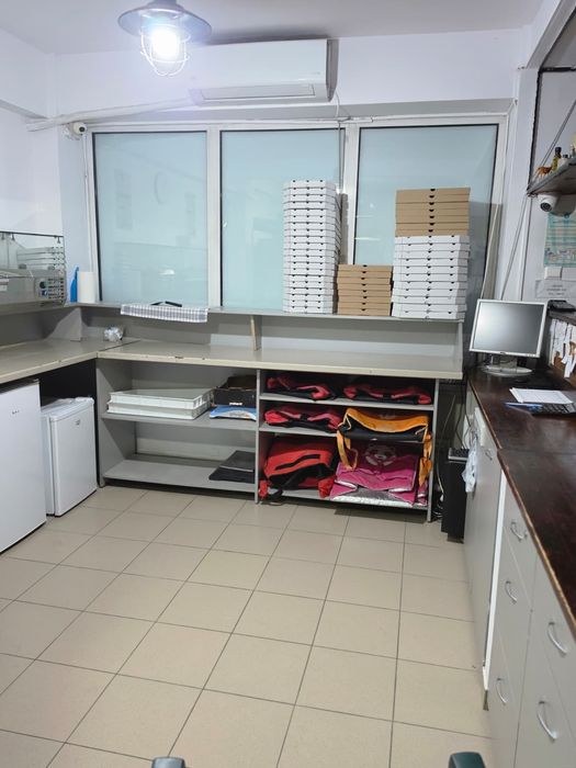 Vand  pizzerie afacere la cheie