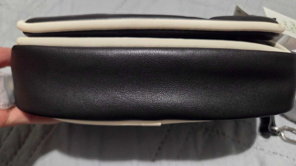 Дамска чанта на марката desigual