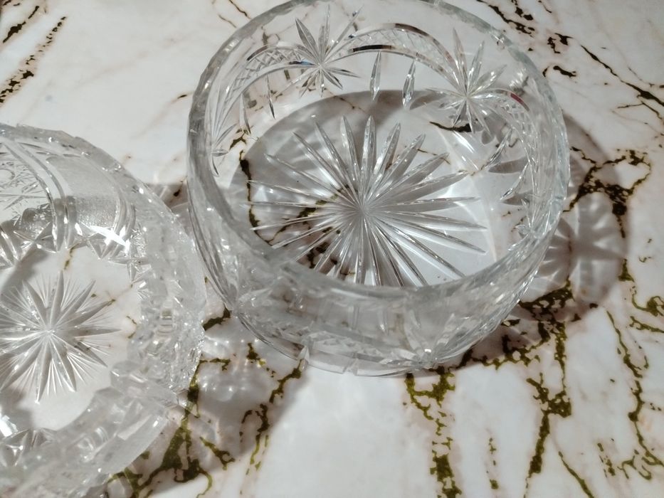 Продам 2 вазы хрусталь