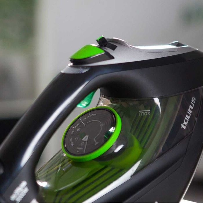 Парна ютия Taurus Geyser Eco, 3000W,