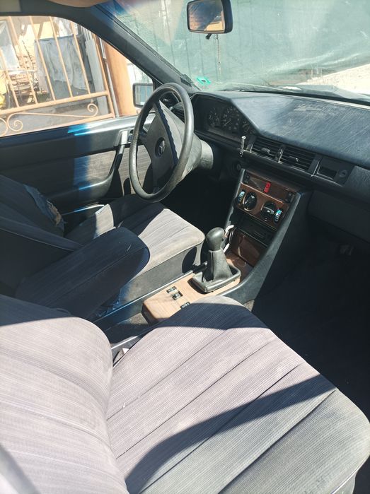 Мерцедес 124 ,200 е