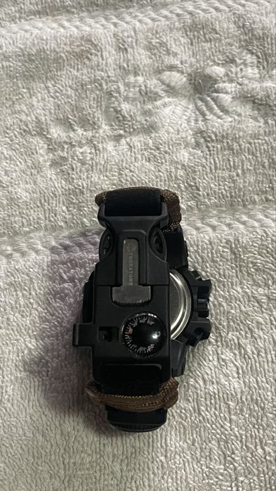 Ceas barbatesc, rezistent la apa, Military Army maro cu Bratara paracord, supravietuire, busola, fluier, taietor, aprinzator