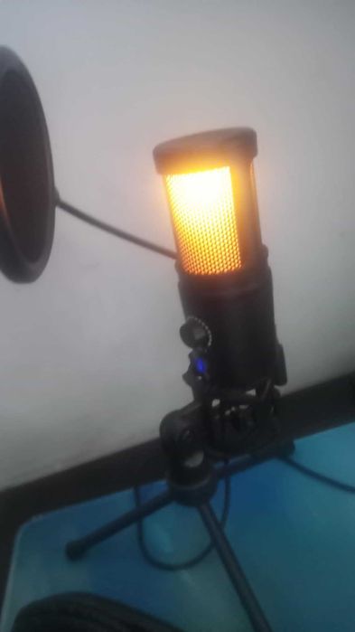 Компютър в уникално качество няма 1г. от както е закупен!