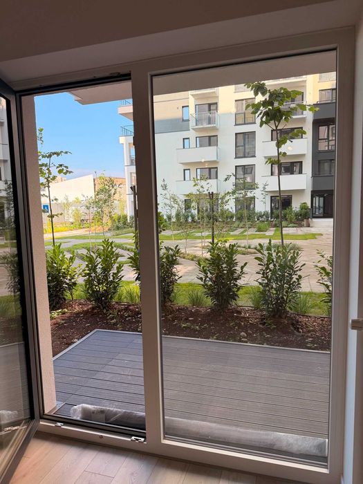 Spatiu Comercial / Birou 50mp + Gradina & Parcare – Silk District (Parter)