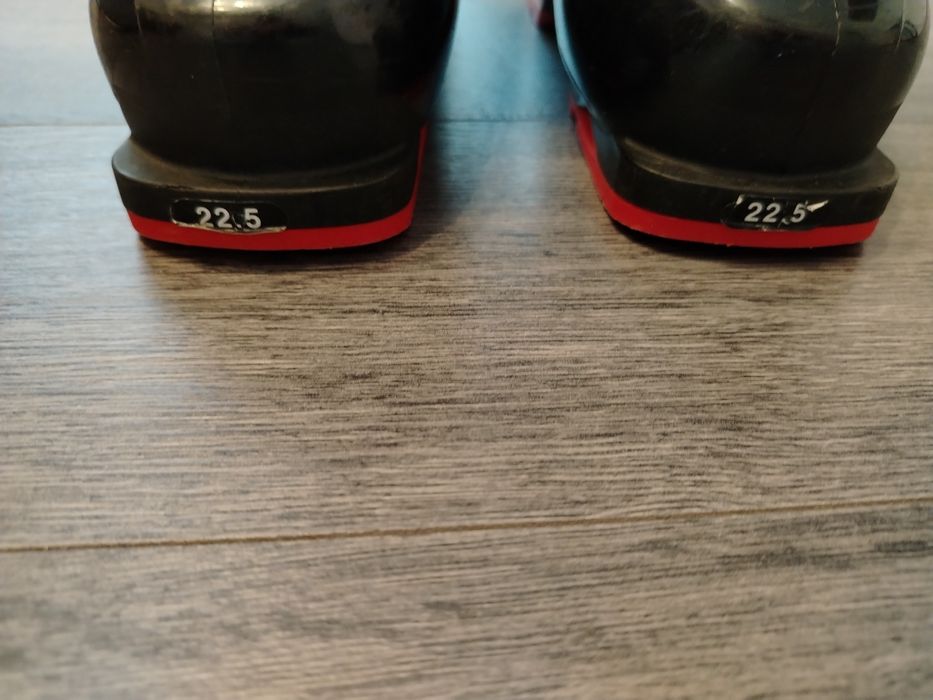 Vând clăpari copii Nordica, folosiți un sezon, mărimea 22,5(35,5-36)