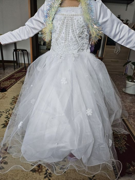 Продам детский платья