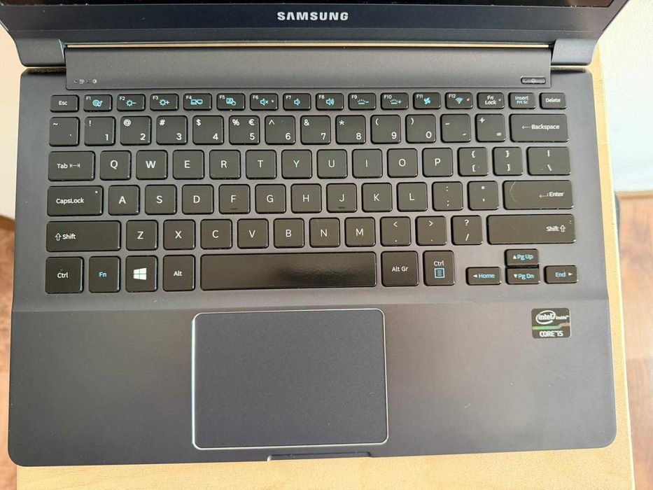 Laptop Samsung Series 9 Ultrabook (NP900X3E-A01RO)