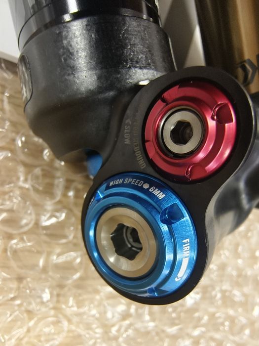 Заден амортисьор/Шок FOX Float X2 Factory 205x65mm Kashima Trunnion