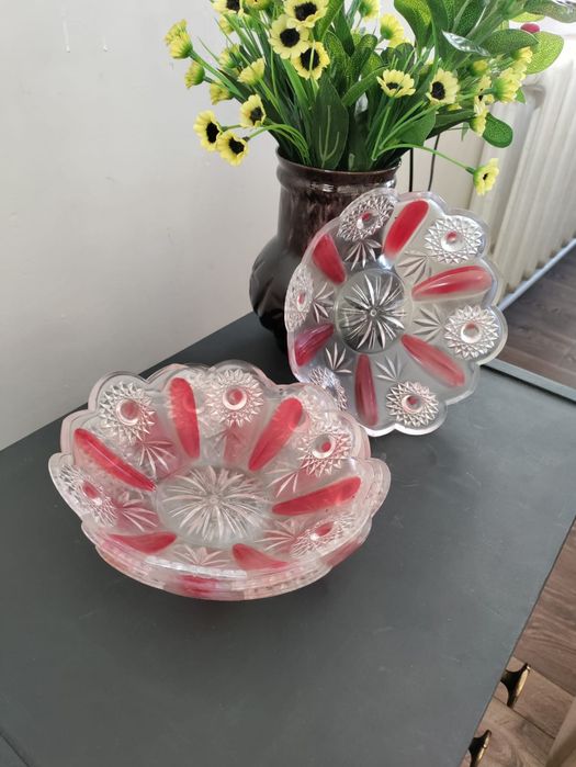 Продам 4 пластмассовых чаши