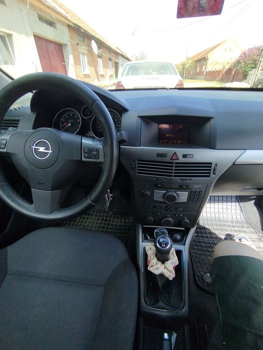 Vând Opel Astra h