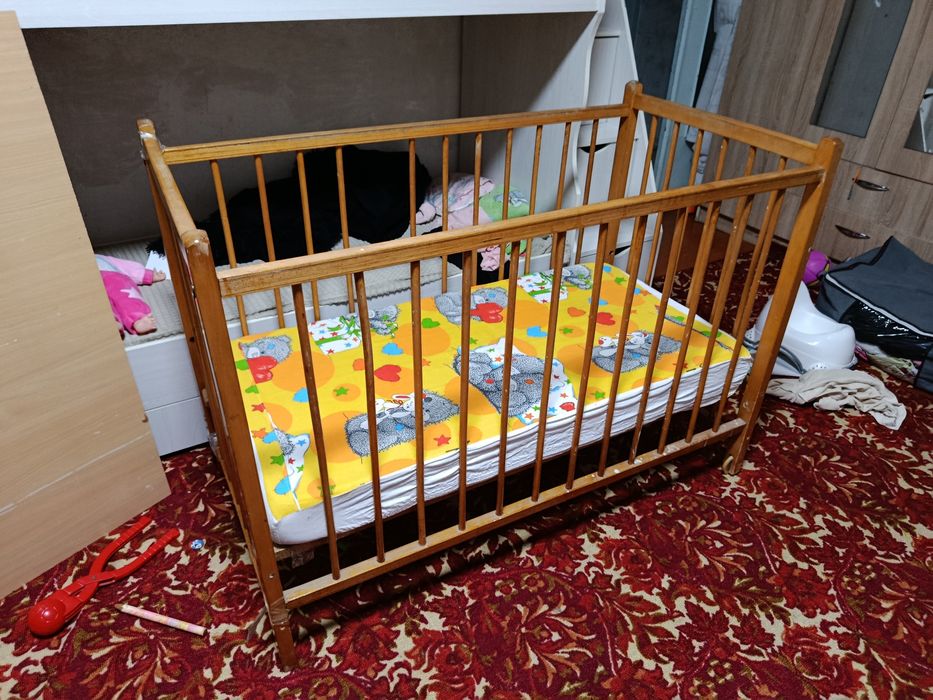 Продам манеж 4000