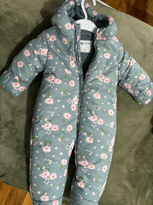 Коляска, шезлонг, ходунки, куртка.