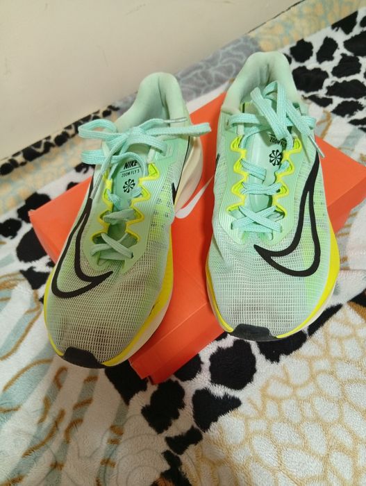 Продам кроссовки Zoom Fly 5