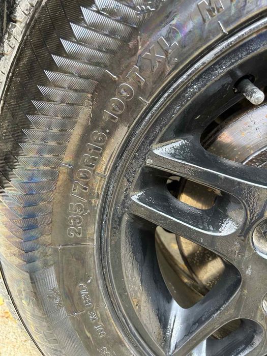 Зимни гуми GRIPMAX 235/70/16 на един сезон