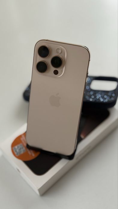 Iphone 16 pro gold