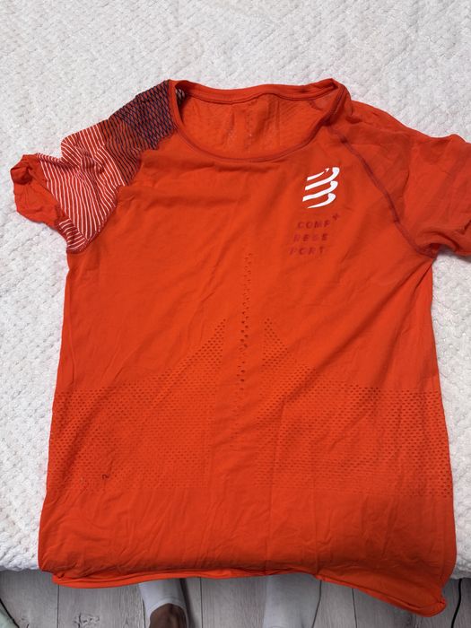 Мъжка тениска Compressport. S