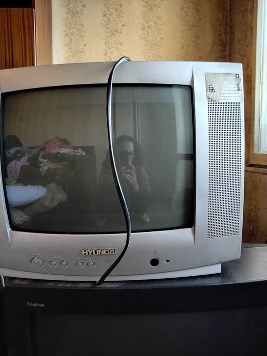 Продавам стари цветни телевизори