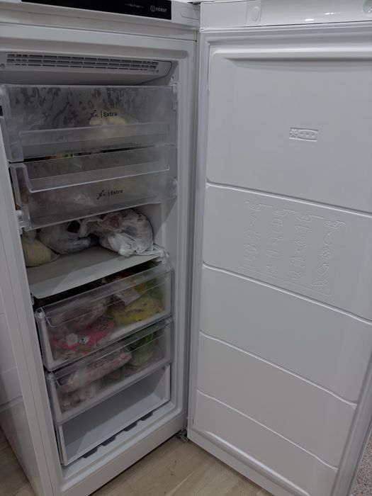 Морозильник Indesit DFZ 4150