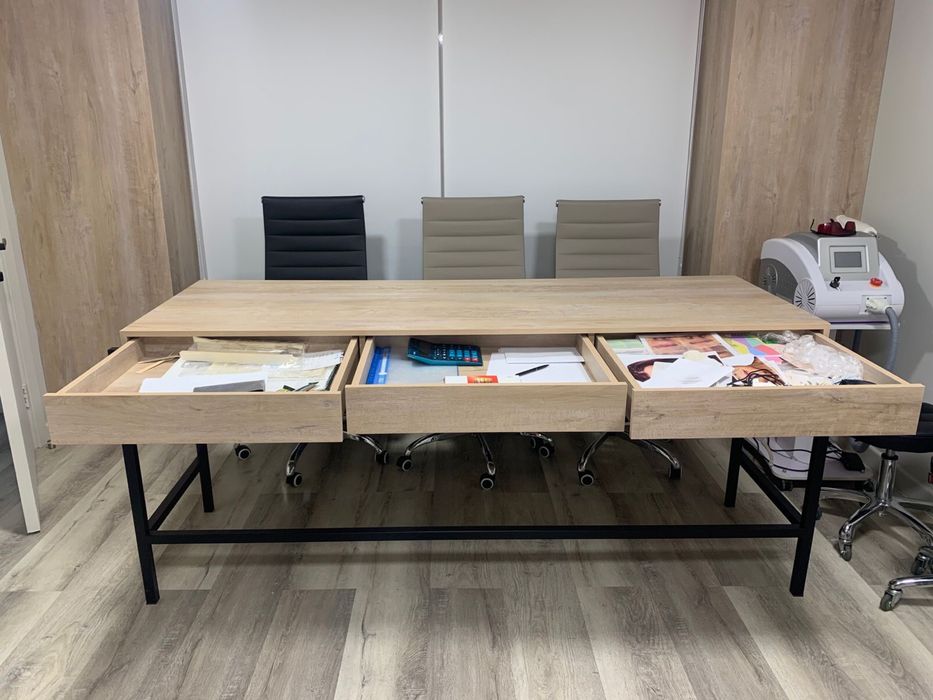 Дизайнерский стол