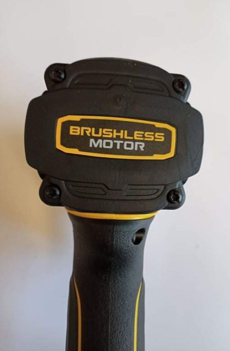 Акумулаторен Винтоверт DeWALT DCF850NT/18V Ударен, Безчетков с Куфар