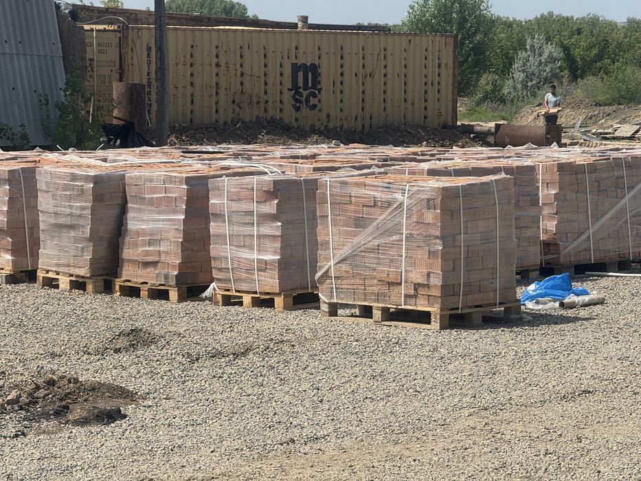 Кирпич полуторный и одинарный95