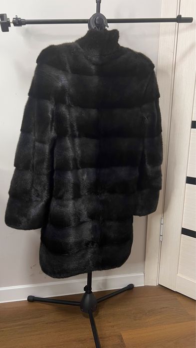 Продам норковую шубу