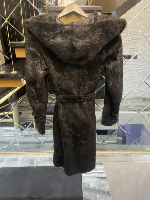 Черно палто от норка с качулка