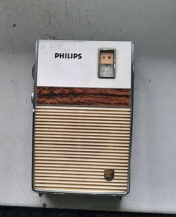 Радио   Philips peтро