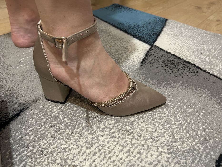 Pantofi eleganti marimea 36
