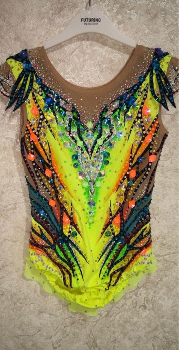 Продается купальник для художественной гимнастики