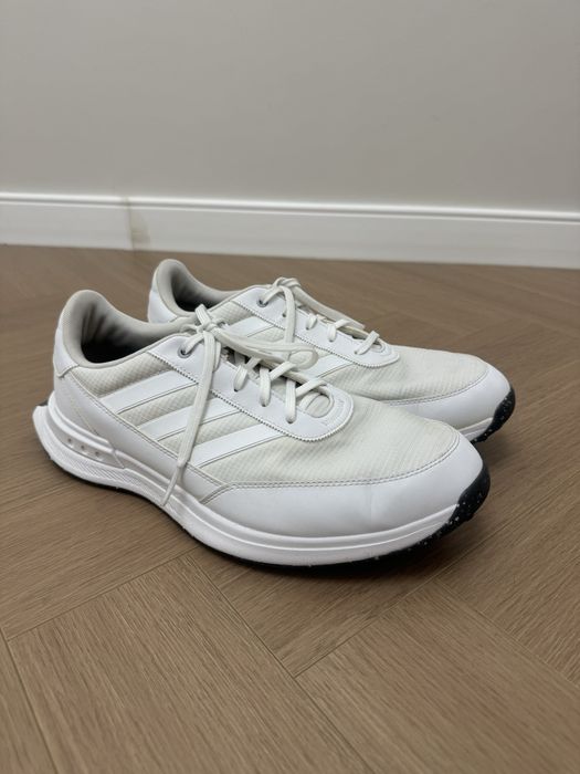 Продам мужские кроссовки adidas