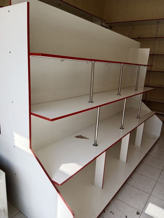Magazin va apteka uchun polka sotiladi holati yaxwi narxi 5 mln