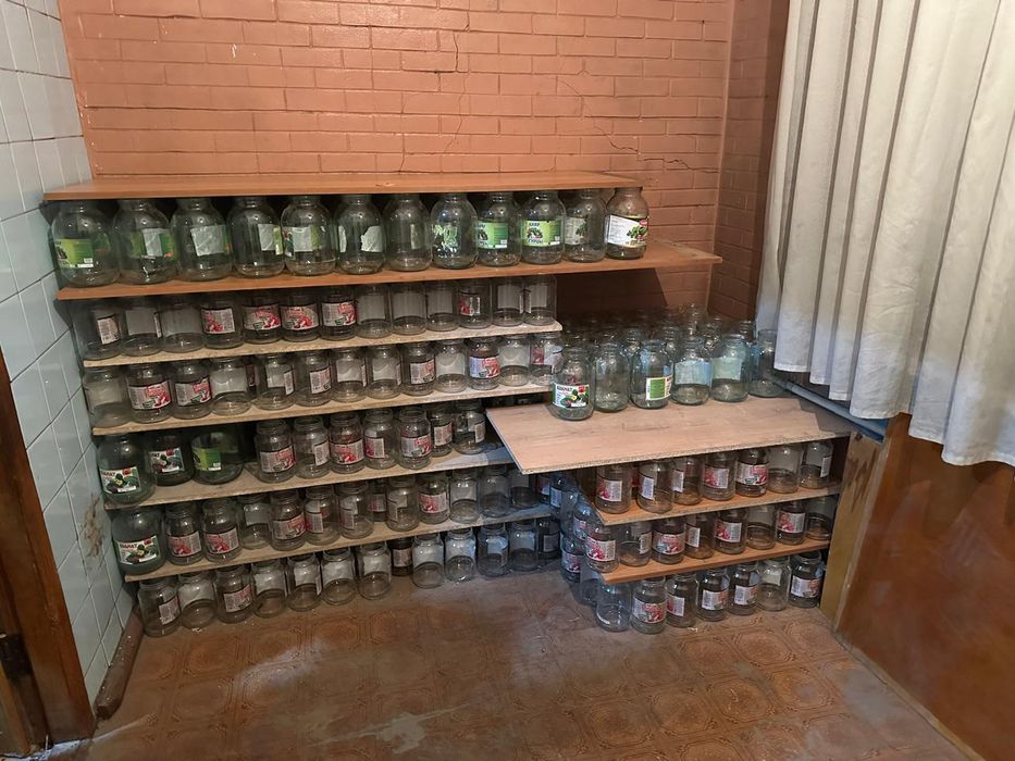 Продам банки 1л, 2л