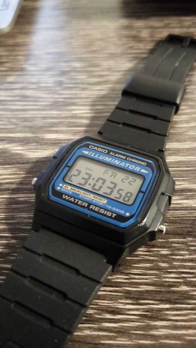 Casio Digital F-105W-1A