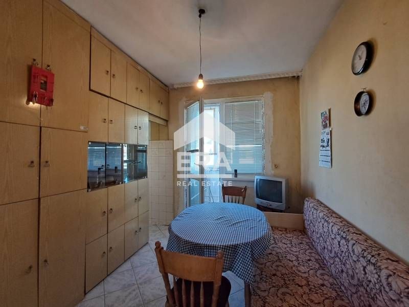 Продава се Тристаен апартамент в Варна, Левски - 90 кв.м за 1020 €/кв.м - Снимка #4