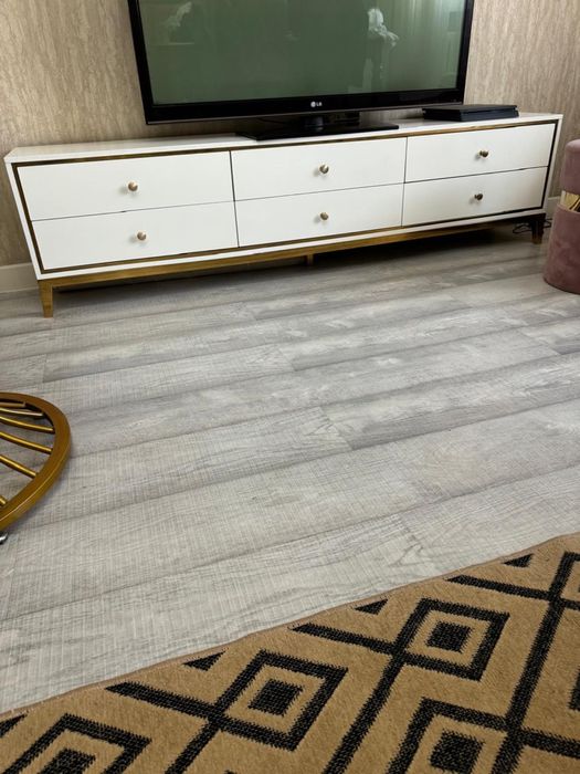 Продам кресло и тумбу под телевизор