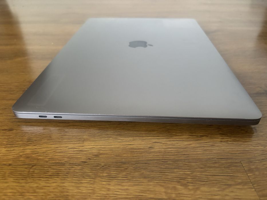 MacBook Pro 15’’ 2017 Touchbar 16/256 GB