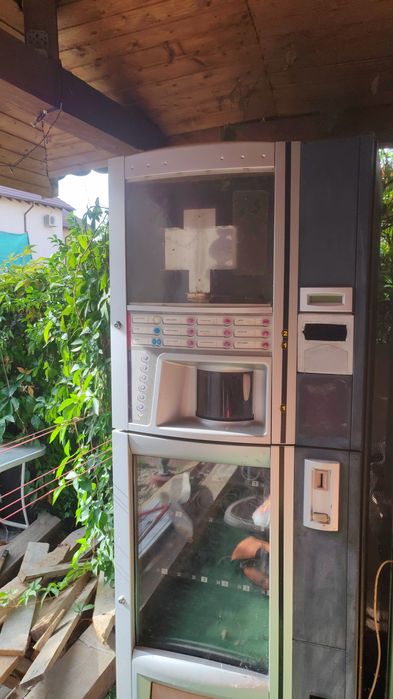 Vând Automat Vending Combi Saeco Diamante (Cafea + Snacks + Băuturi reci)