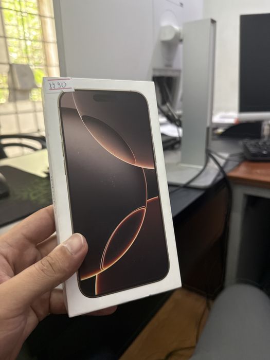 iphone 16 Pro Max Desert