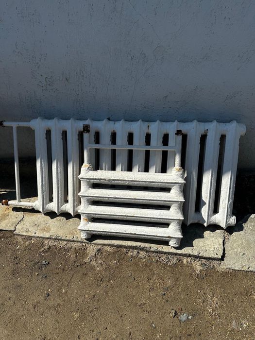 Продам б/у чугуные батерии