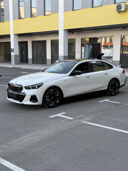 Bmw i5 M60 G60 kuzov 2024-yil eng fulli 3.8 sec 0-100km/h